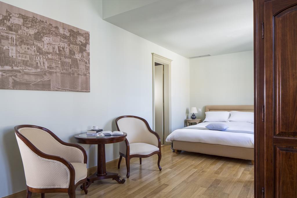 Hotel Leto Hydra エクステリア 写真